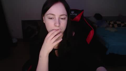 Laralianna online show from March 4, 4:40 am