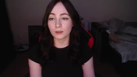 Laralianna online show from March 27, 7:02 pm