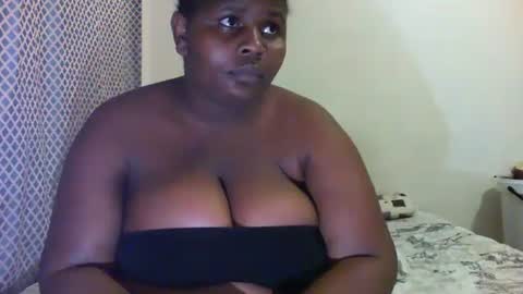 laralovex online show from December 3, 6:49 pm