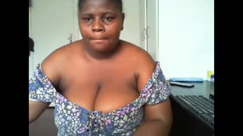 laralovex online show from December 5, 11:38 am