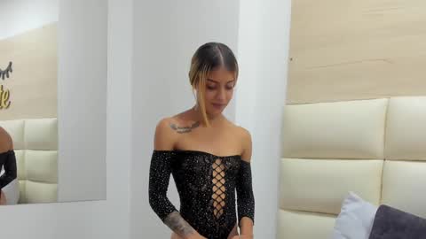 LARA online show from February 22, 7:58 pm