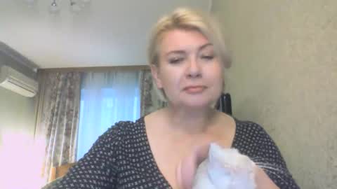 laramrs online show from October 25, 1:51 pm