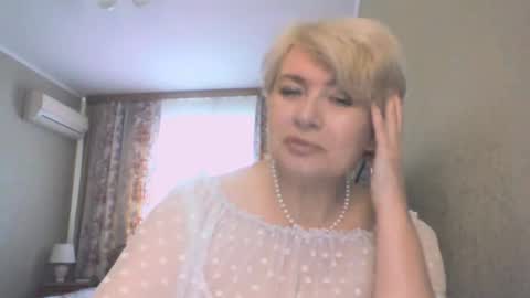 laramrs online show from March 1, 11:23 am