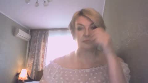 laramrs online show from April 21, 4:34 pm