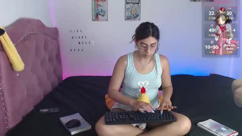 Snapshot of laramucci chatting on November 22, 3:44 pm laramucci online show from November 22, 3:44 pm