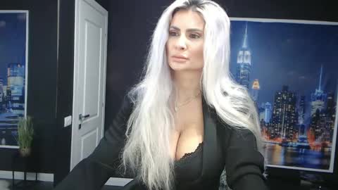 laras_moans online show from December 5, 9:50 am