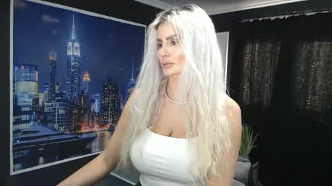 laras_moans online show from December 13, 12:06 pm