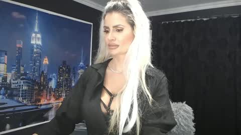 laras_moans online show from December 28, 12:56 pm