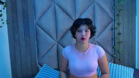 Snapshot of laraspark__ chatting on March 13, 11:39 am laraspark__ online show from March 13, 11:39 am