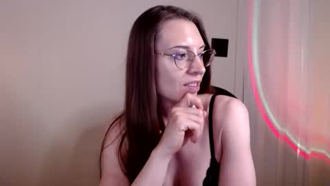Snapshot of larawintersxxx chatting on June 9, 11:27 pm larawintersxxx online show from June 9, 11:27 pm