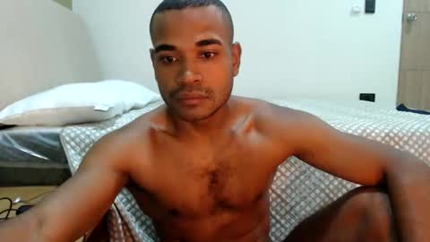 Snapshot of larenz_tate chatting on May 26, 9:05 am larenz_tate online show from May 26, 9:05 am