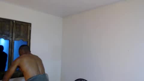 Snapshot of larenz_tate chatting on May 27, 1:57 am larenz_tate online show from May 27, 1:57 am