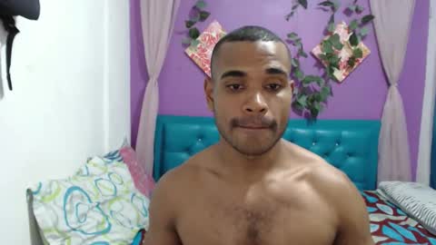 Snapshot of larenz_tate chatting on May 27, 7:11 pm larenz_tate online show from May 27, 7:11 pm