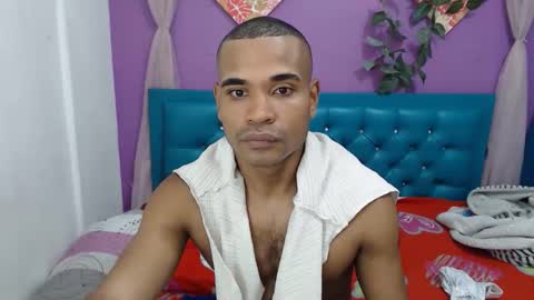 Snapshot of larenz_tate chatting on June 5, 8:42 am larenz_tate online show from June 5, 8:42 am