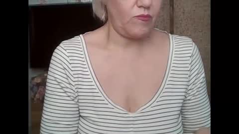 larisaq4ugo24 online show from September 24, 6:17 am