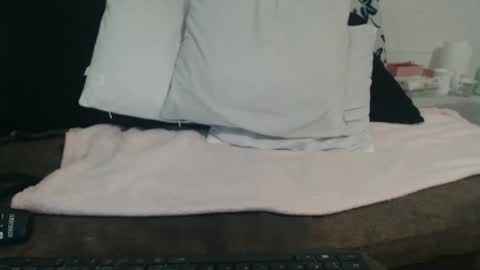 Lariss online show from March 26, 6:35 pm