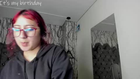 Snapshot of larissa01_ chatting on January 23, 3:26 am Lari online show from January 23, 3:26 am