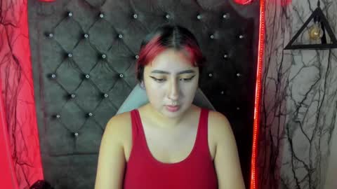 Snapshot of larissa01_ chatting on February 9, 2:49 am Lari online show from February 9, 2:49 am