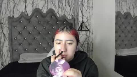 Snapshot of larissa01_ chatting on March 5, 3:08 am Lari online show from March 5, 3:08 am