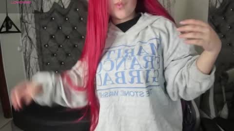 Snapshot of larissa01_ chatting on March 8, 2:34 am Lari online show from March 8, 2:34 am