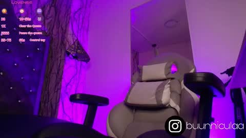 Snapshot of larissa01_ chatting on October 3, 3:58 am Lari online show from October 3, 3:58 am