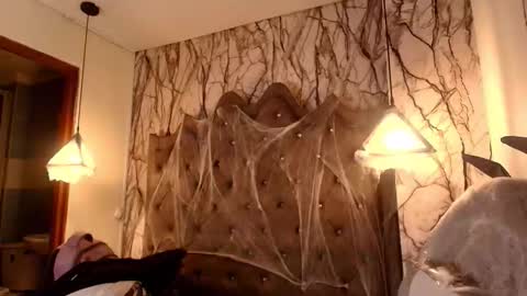 Snapshot of larissa01_ chatting on October 23, 3:17 am Lari online show from October 23, 3:17 am