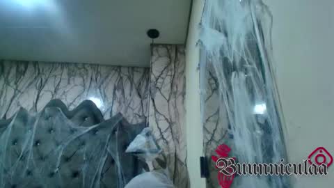 Snapshot of larissa01_ chatting on November 4, 2:21 am Lari online show from November 4, 2:21 am