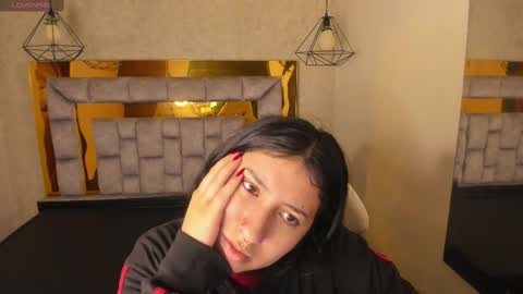 Snapshot of larissa01_ chatting on November 16, 3:23 am Lari online show from November 16, 3:23 am