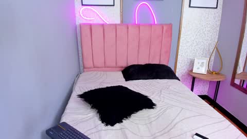 Snapshot of larissaevans chatting on January 20, 12:28 pm Valentina online show from January 20, 12:28 pm