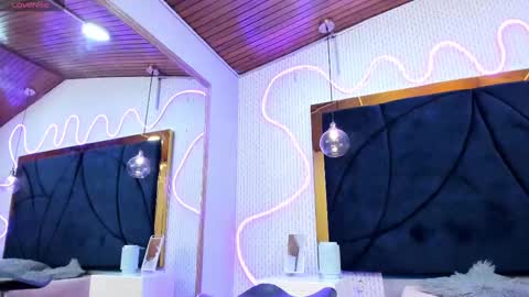 Snapshot of larissaevans chatting on February 13, 12:21 pm Valentina online show from February 13, 12:21 pm