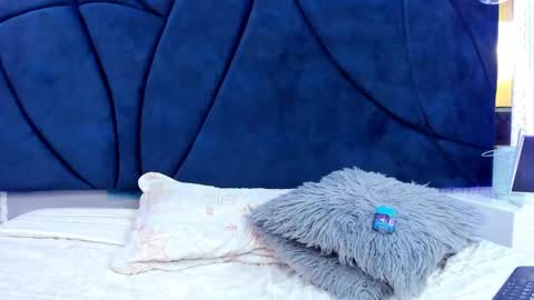 Snapshot of larissaevans chatting on March 7, 12:23 pm Valentina online show from March 7, 12:23 pm