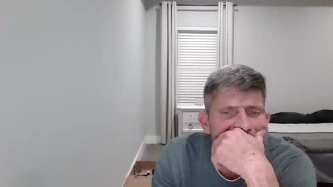 Snapshot of larry77733217 chatting on December 17, 2:17 am larry77733217 online show from December 17, 2:17 am