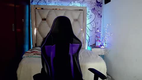 larry online show from April 22, 9:27 pm