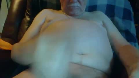 Snapshot of larryw01 chatting on September 11, 3:01 pm larryw01 online show from September 11, 3:01 pm