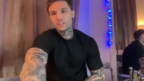 Snapshot of larsskeet chatting on November 26, 2:18 pm larsskeet online show from November 26, 2:18 pm