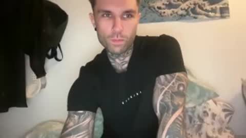 Snapshot of larsskeet chatting on December 5, 6:04 pm larsskeet online show from December 5, 6:04 pm