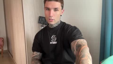 Snapshot of larsskeet chatting on June 2, 5:37 pm larsskeet online show from June 2, 5:37 pm