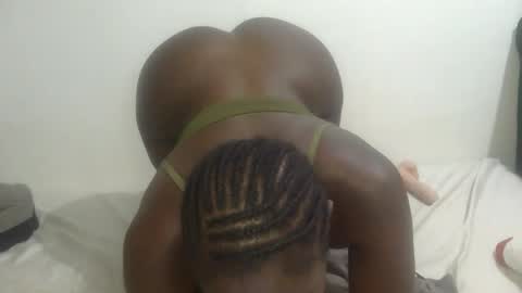 larvy12 online show from April 24, 4:15 am