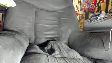 Snapshot of lastking420xxx chatting on December 8, 3:13 pm Lastkingxxx online show from December 8, 3:13 pm