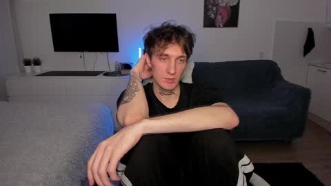 acie online show from December 17, 9:05 pm