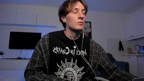 acie online show from February 8, 10:08 pm