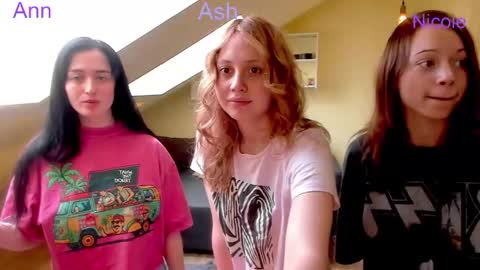 Snapshot of lastpizzaparty chatting on June 9, 8:37 am lastpizzaparty online show from June 9, 8:37 am