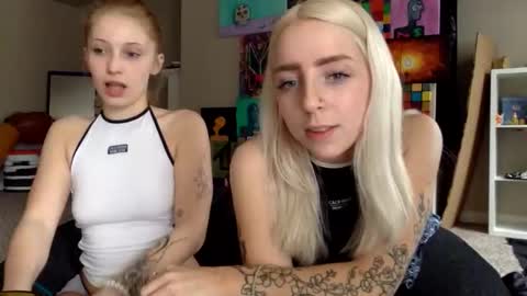 Roxy blue online show from February 23, 8:39 pm