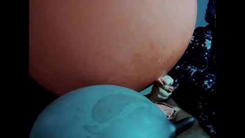 latexchris77 online show from December 16, 10:18 am