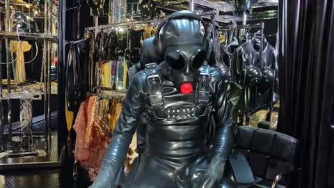 Snapshot of latexlover202 chatting on January 10, 8:37 pm latexlover202 online show from January 10, 8:37 pm