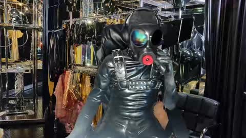 Snapshot of latexlover202 chatting on January 23, 8:45 pm latexlover202 online show from January 23, 8:45 pm