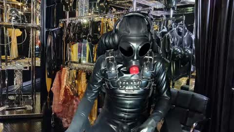 Snapshot of latexlover202 chatting on February 5, 11:28 pm latexlover202 online show from February 5, 11:28 pm
