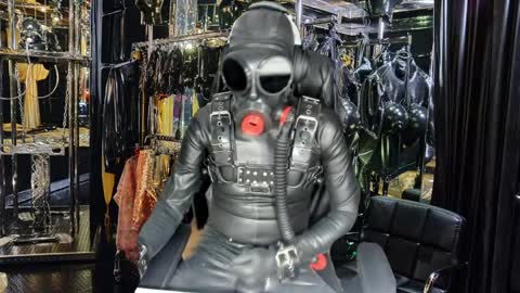 Snapshot of latexlover202 chatting on April 1, 9:56 pm latexlover202 online show from April 1, 9:56 pm