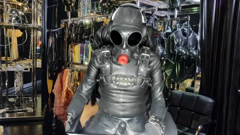 Snapshot of latexlover202 chatting on April 2, 10:29 pm latexlover202 online show from April 2, 10:29 pm