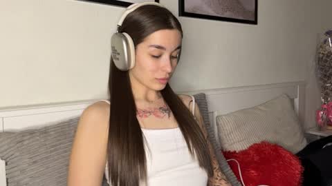 Snapshot of latiaburtenshaw chatting on April 3, 6:50 pm Liza online show from April 3, 6:50 pm